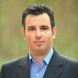Fotografía de perfil de Salvador Bellver