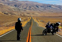 Miquel Silvestre en una carretera de Estados Unidos sin Dron