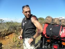 Miquel Silvestre sufre un accidente viajando
