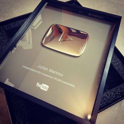 Premio al superar los 100000 suscriptores en Youtube