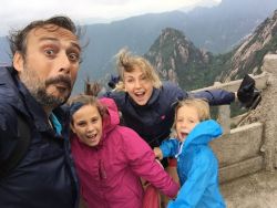 Recorriendo el mundo y grabando en familia